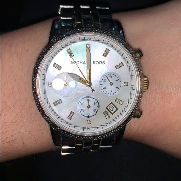 Michael Kors Watch - Picture 3 of 3